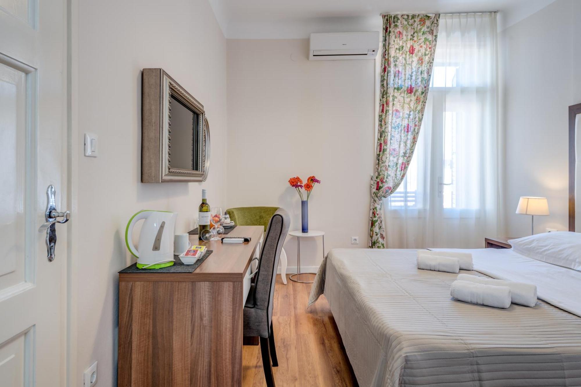 Bastion Luxury Rooms Сплит Экстерьер фото